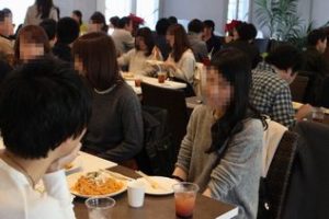 よみうりランド内のレストランを貸切って交流会